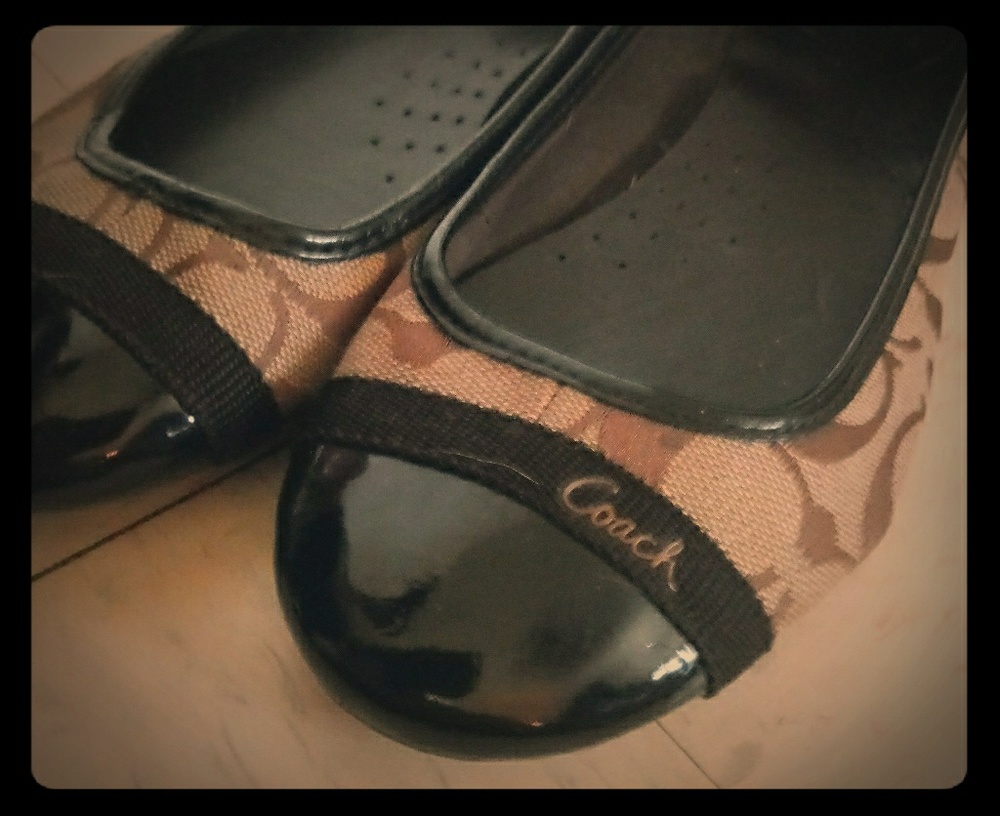 Coach flats